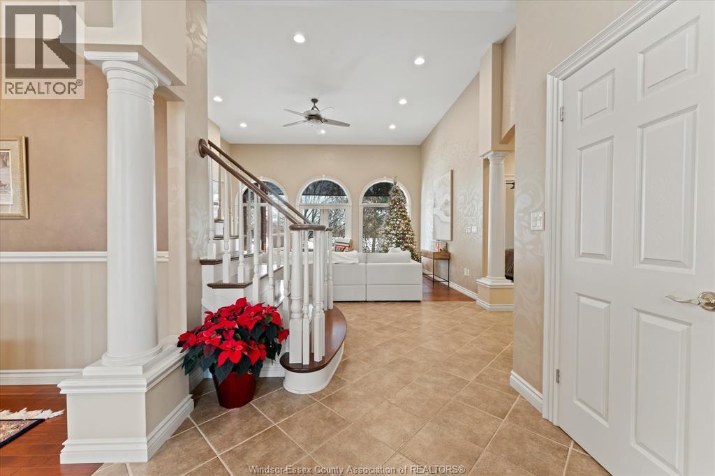 227 Clubview Drive, Amherstburg, Ontario  N9V 3Z3 - Photo 3 - 26004544