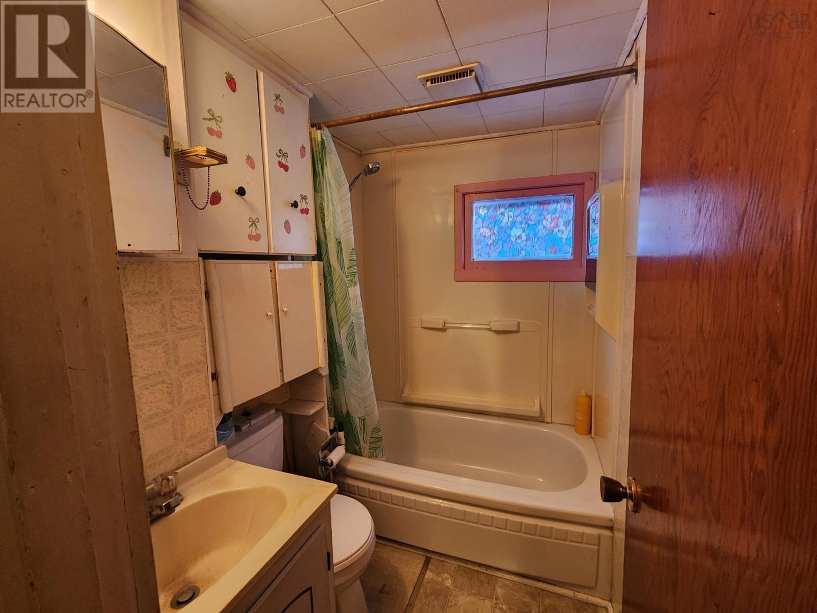 232 King Street, Truro, Nova Scotia  B2N 3L6 - Photo 7 - 202603884