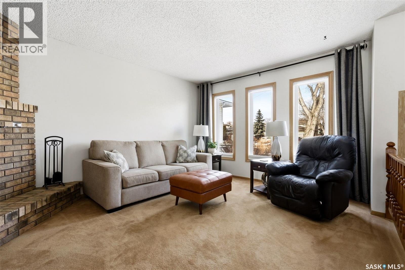 7023 Sherwood Drive, Regina, Saskatchewan  S4X 2V5 - Photo 4 - SK030320