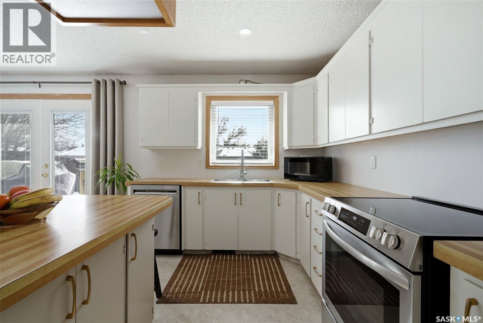 7023 Sherwood Drive, Regina, Saskatchewan  S4X 2V5 - Photo 9 - SK030320