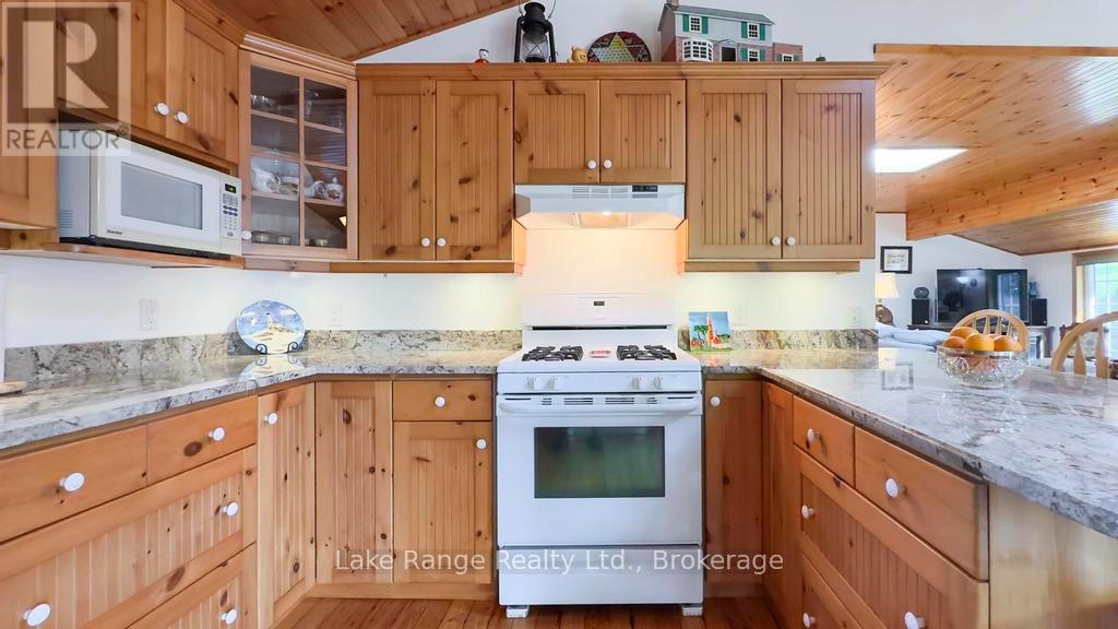 269 Huron Road, Huron-Kinloss, Ontario  N2Z 2X3 - Photo 7 - X12879186