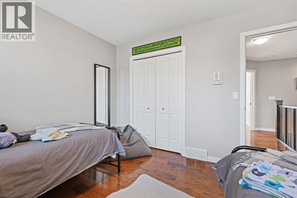 33 Sunset Crescent, Okotoks, Alberta  T1S 1P3 - Photo 27 - A2290204