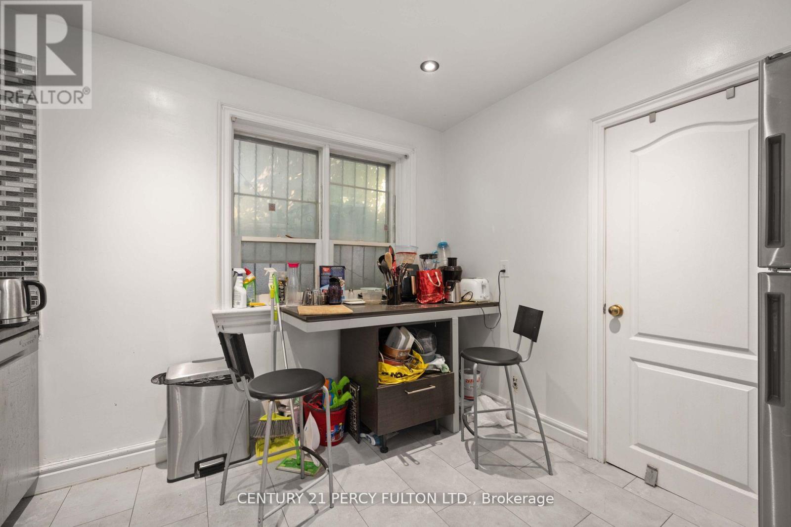 1344 Davenport Road, Toronto, Ontario  M6H 2G9 - Photo 9 - W12632060