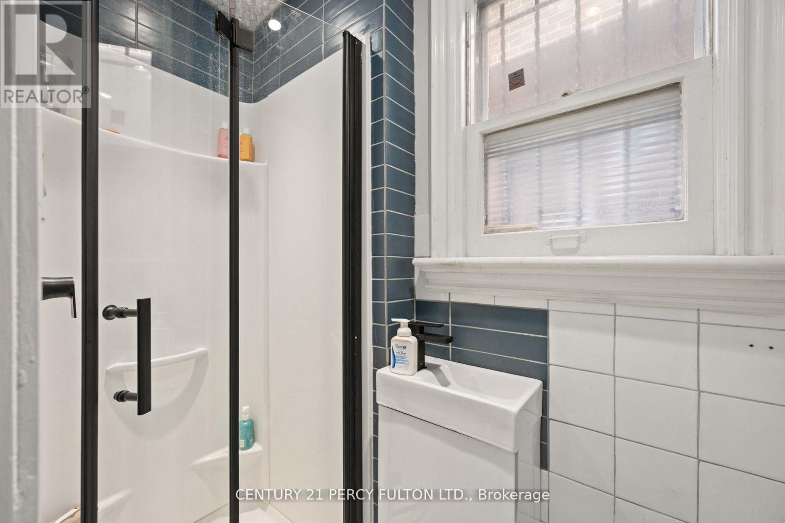 1344 Davenport Road, Toronto, Ontario  M6H 2G9 - Photo 10 - W12632060