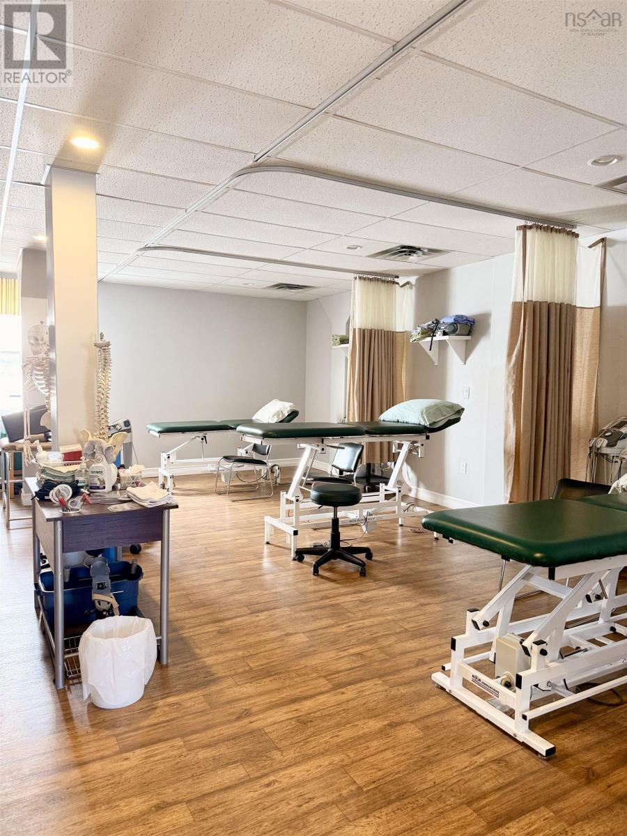 10 Ann Street, Shelburne, Nova Scotia  B0T 1W0 - Photo 8 - 202603273