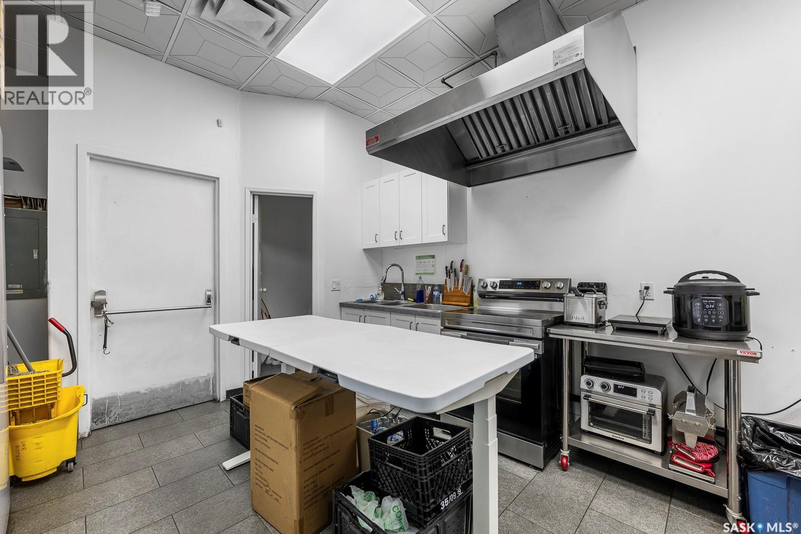 38 2223 Victoria Avenue, Regina, Saskatchewan  S4N 6E4 - Photo 5 - SK030279