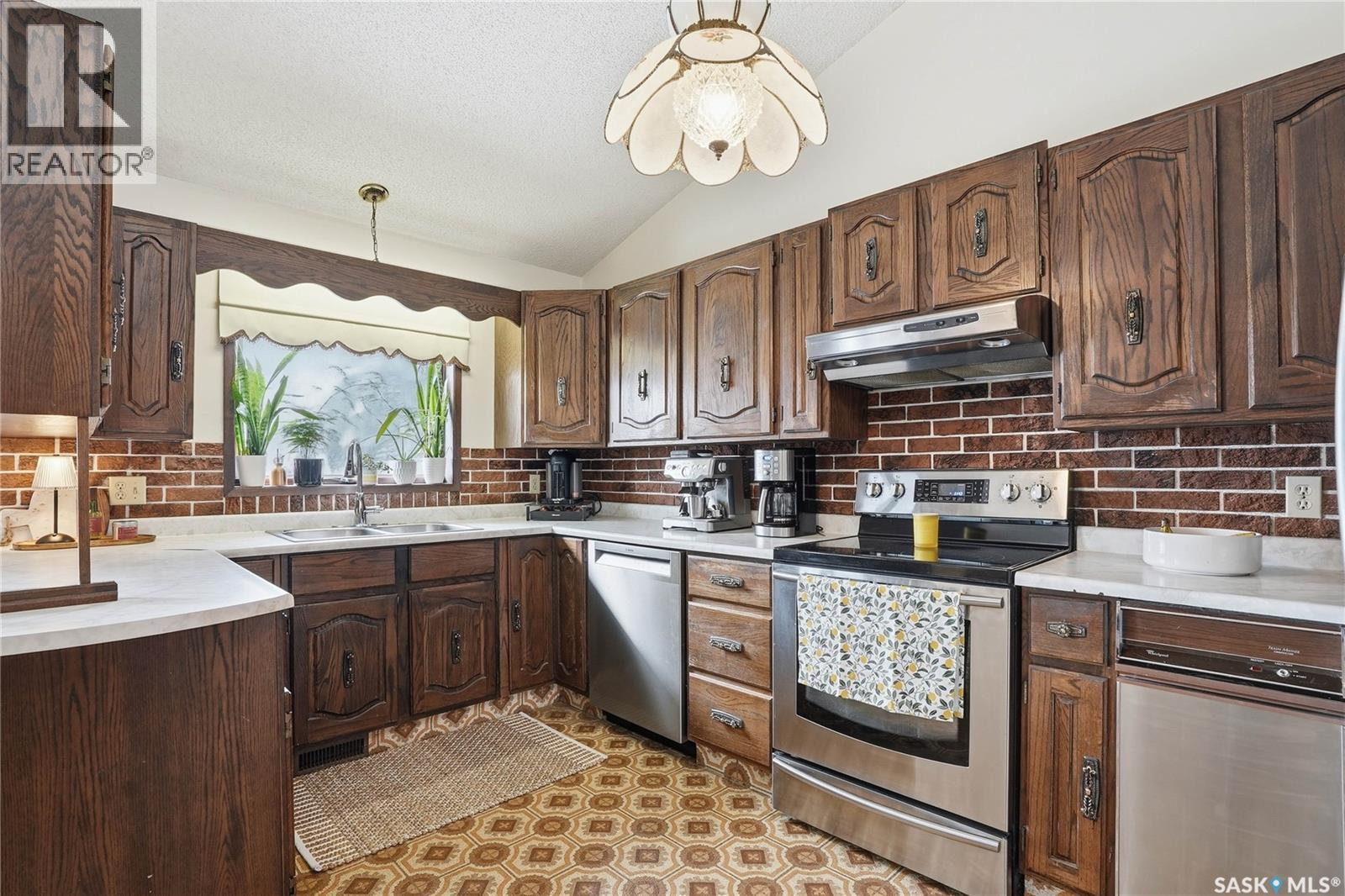 743 Coppermine Crescent, Saskatoon, Saskatchewan  S7K 4K8 - Photo 12 - SK030278