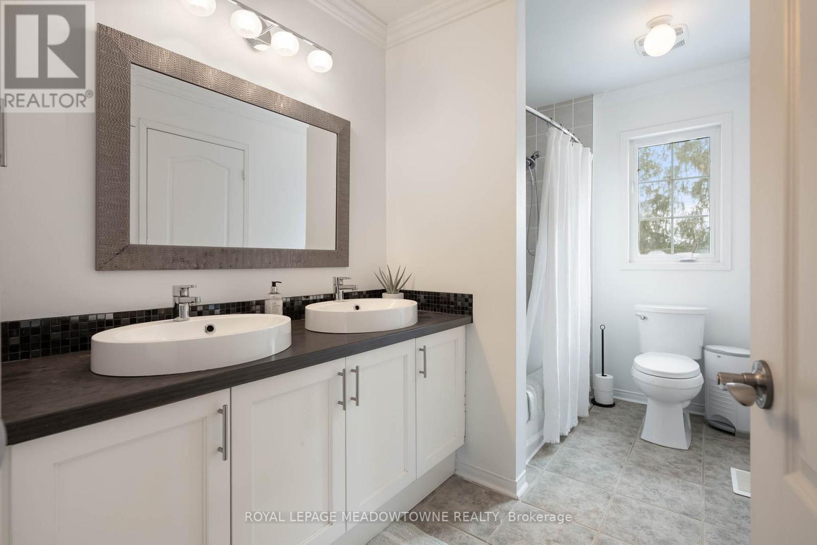 19 Grist Mill Drive, Halton Hills, Ontario  L7G 6C2 - Photo 32 - W12771162