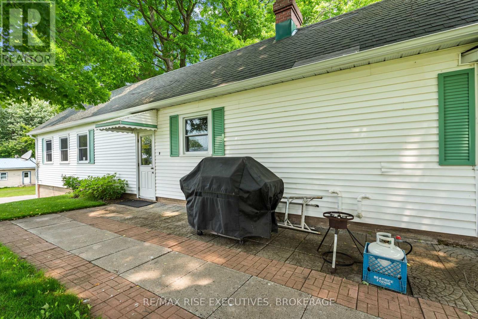 204 R33, Rideau Lakes, Ontario  K0G 1V0 - Photo 32 - X12642620