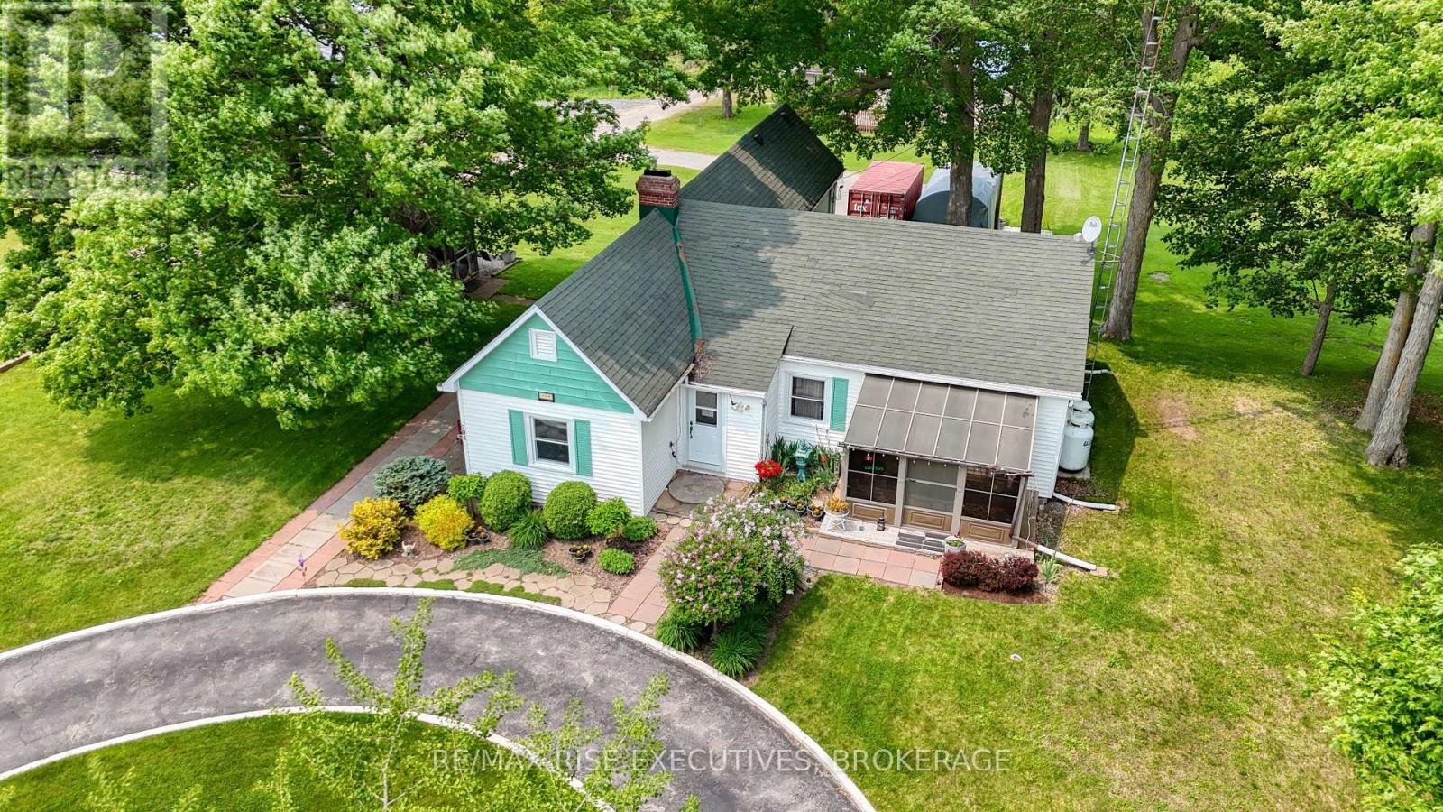 204 R33, Rideau Lakes, Ontario  K0G 1V0 - Photo 38 - X12642620