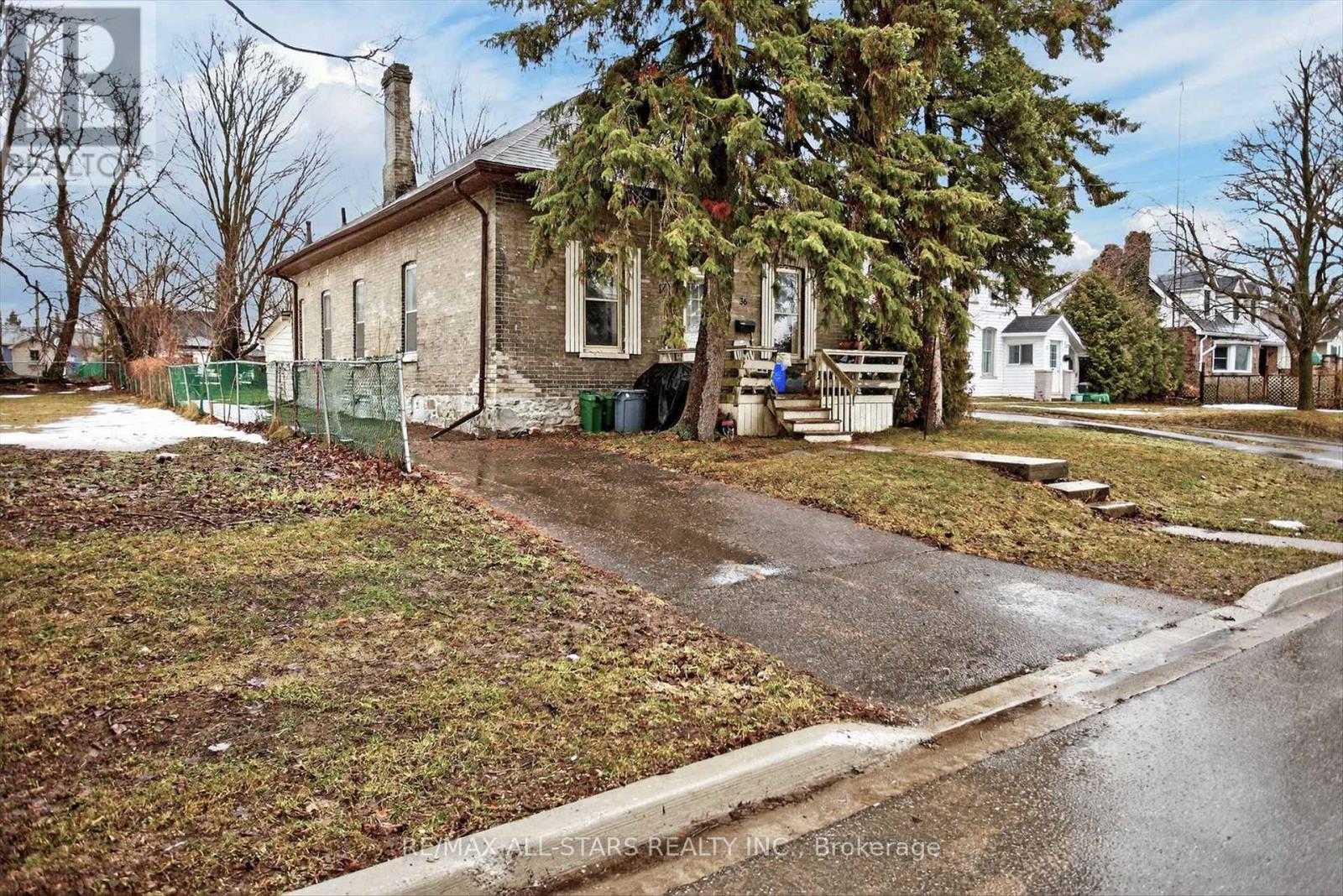 36 Caroline Street, Kawartha Lakes, Ontario  K9V 1T1 - Photo 4 - X12879274