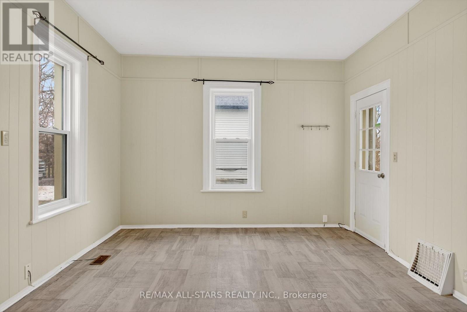 36 Caroline Street, Kawartha Lakes, Ontario  K9V 1T1 - Photo 7 - X12879274