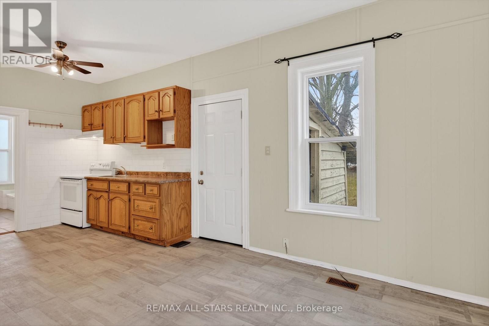 36 Caroline Street, Kawartha Lakes, Ontario  K9V 1T1 - Photo 9 - X12879274