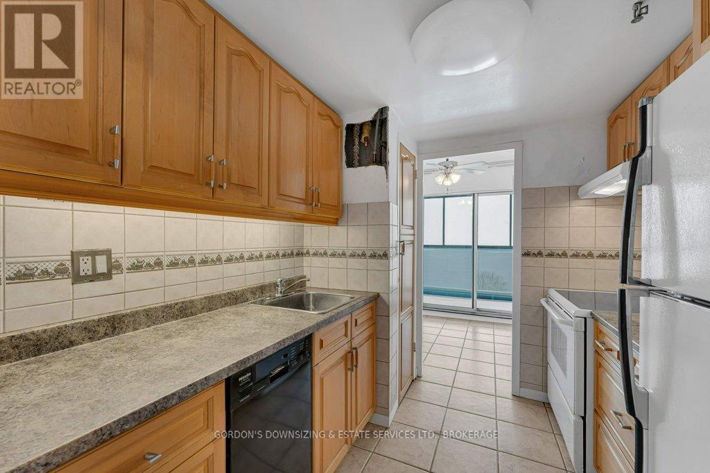 1003 - 2 Mowat Avenue, Kingston, Ontario  K7M 1K1 - Photo 4 - X12879294