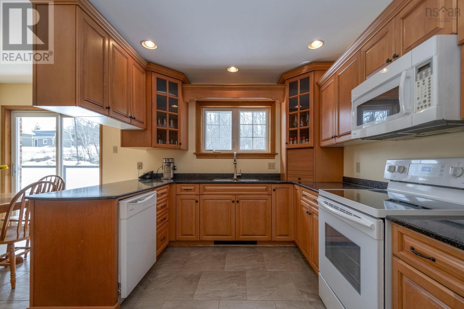 33 Oak Island Road, Avonport, Nova Scotia  B4P 2R3 - Photo 10 - 202604501