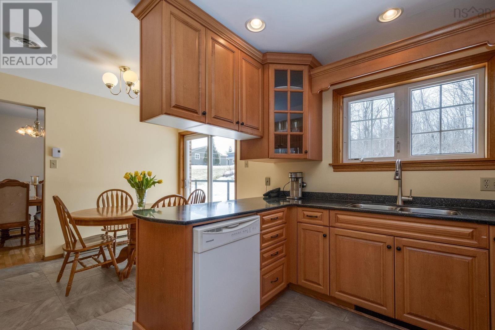 33 Oak Island Road, Avonport, Nova Scotia  B4P 2R3 - Photo 11 - 202604501