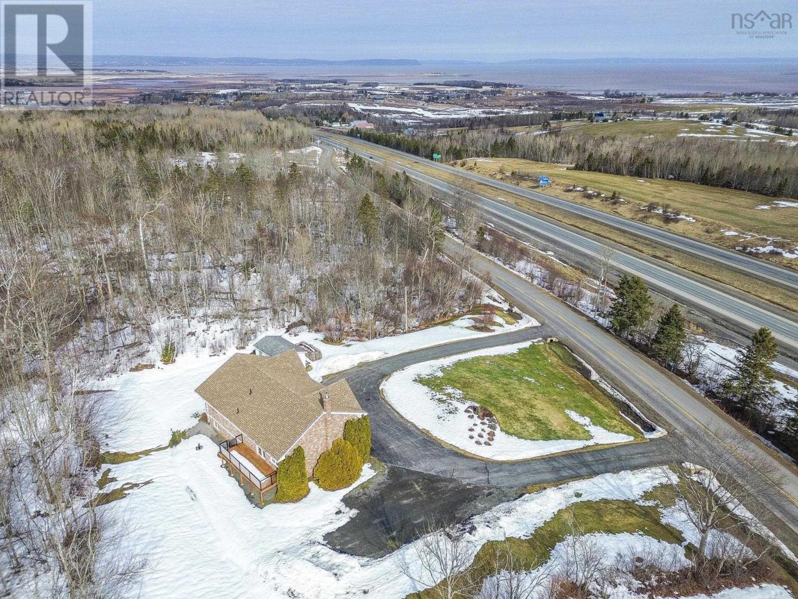 33 Oak Island Road, Avonport, Nova Scotia  B4P 2R3 - Photo 2 - 202604501