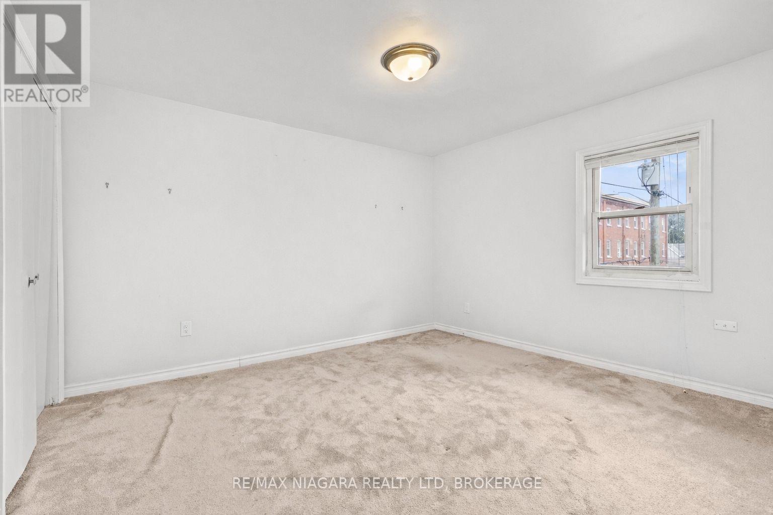 32 Page Street, St. Catharines, Ontario  L2R 4A5 - Photo 14 - X12879224