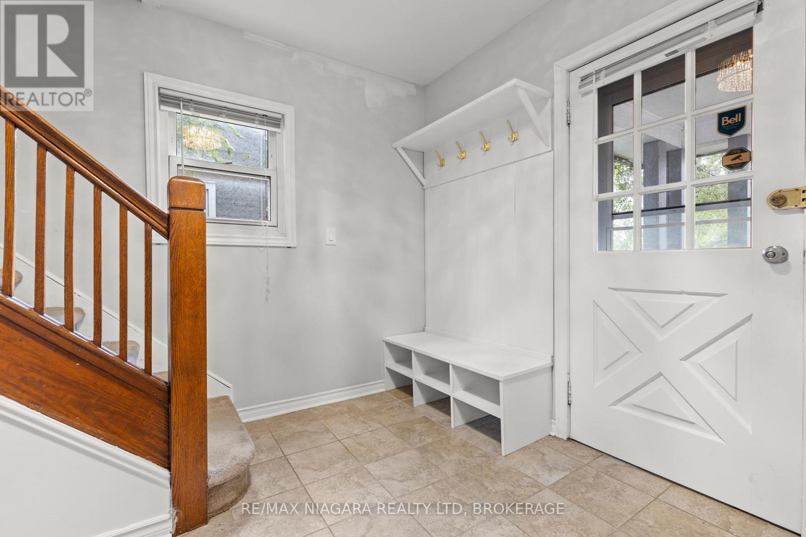 32 Page Street, St. Catharines, Ontario  L2R 4A5 - Photo 3 - X12879224