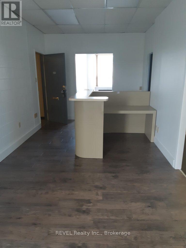 203a&b - 112 Queenston Street, St. Catharines, Ontario  L2R 2Z4 - Photo 5 - X12879264