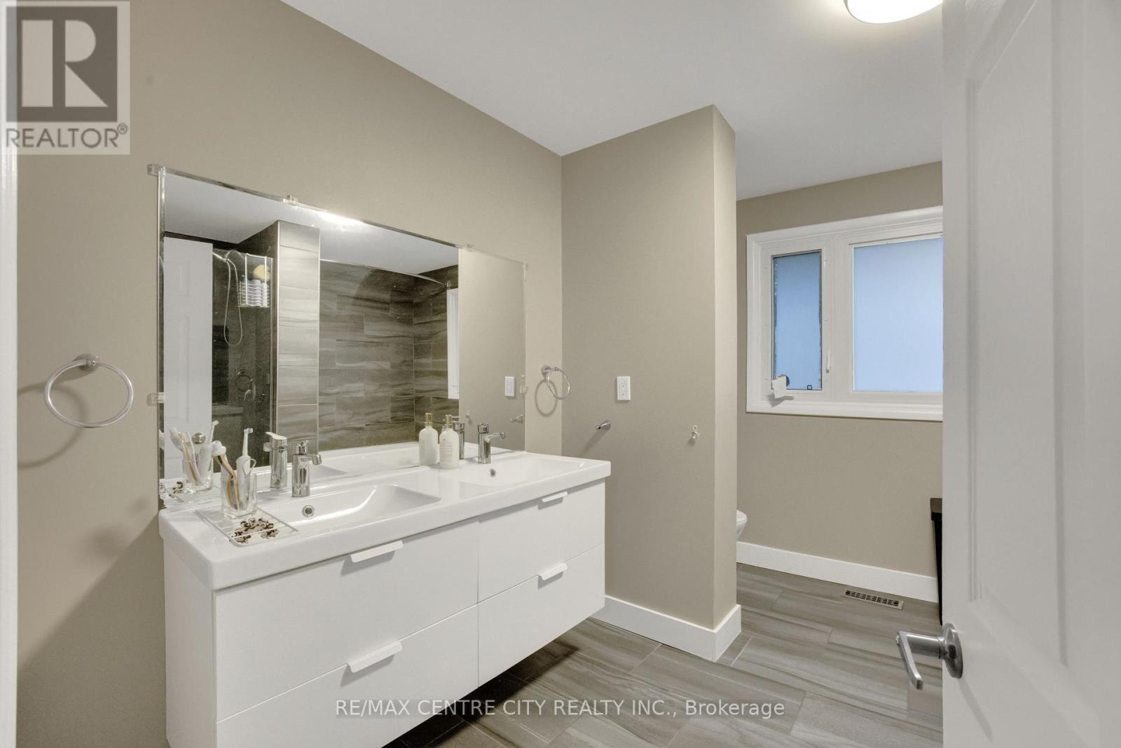 637 Jason Crescent, London South, Ontario  N6J 3E5 - Photo 21 - X12857624