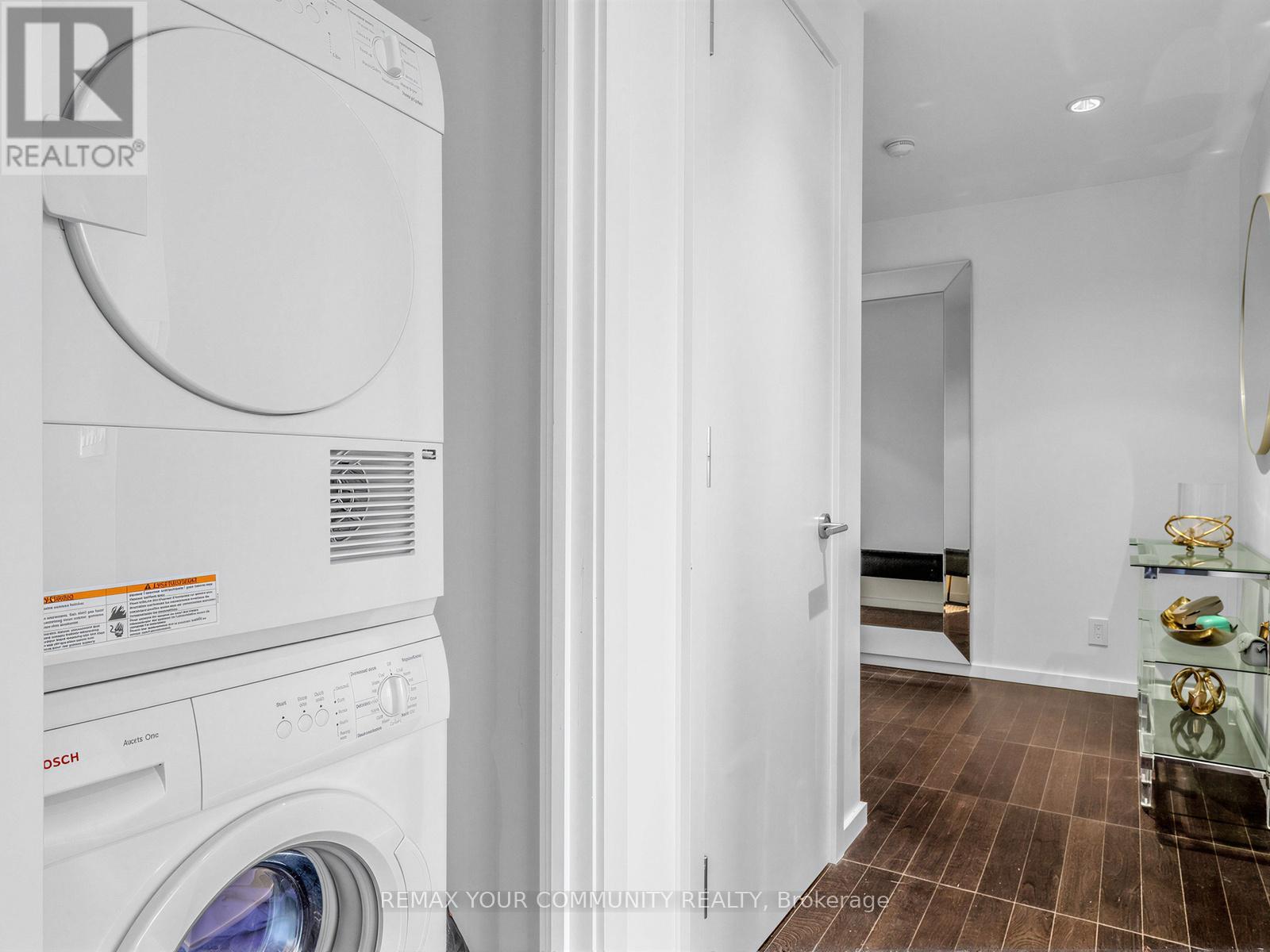 3504 - 180 University Avenue, Toronto, Ontario  M5H 0A2 - Photo 3 - C12879296