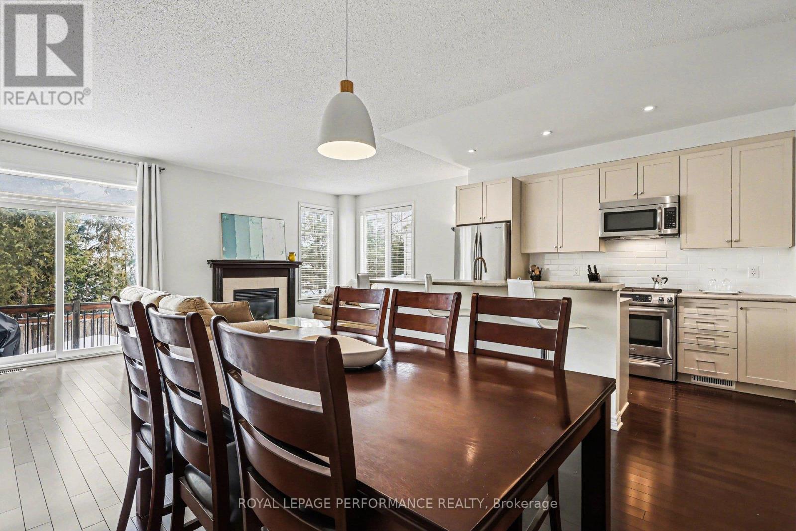 810 White Alder Avenue, Ottawa, Ontario  K1T 0G2 - Photo 5 - X12847700