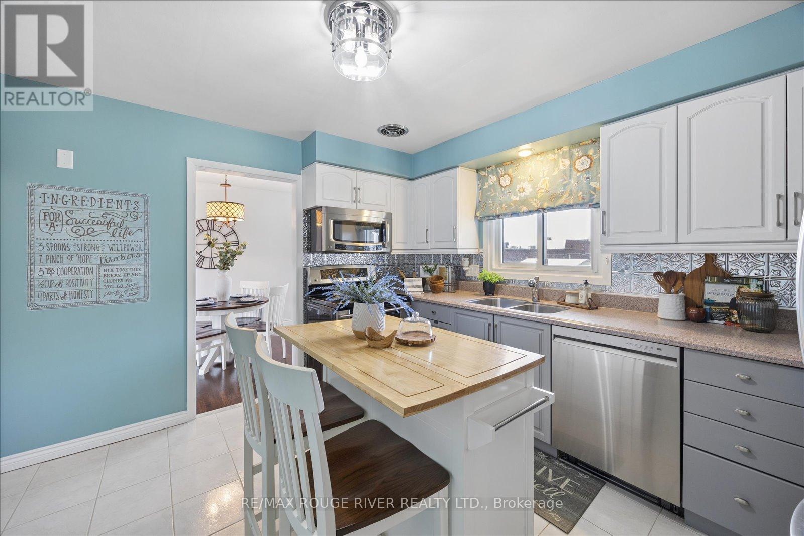 706 Fernhill Boulevard, Oshawa, Ontario  L1J 5K3 - Photo 11 - E12879300