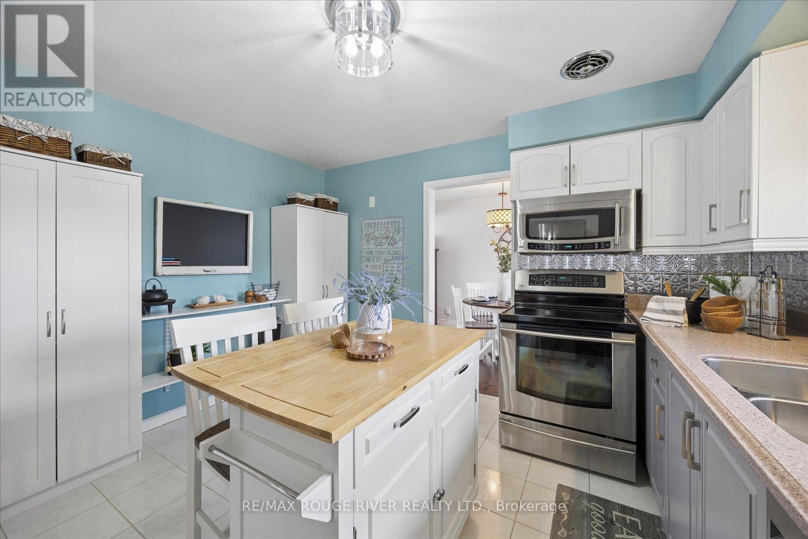 706 Fernhill Boulevard, Oshawa, Ontario  L1J 5K3 - Photo 12 - E12879300