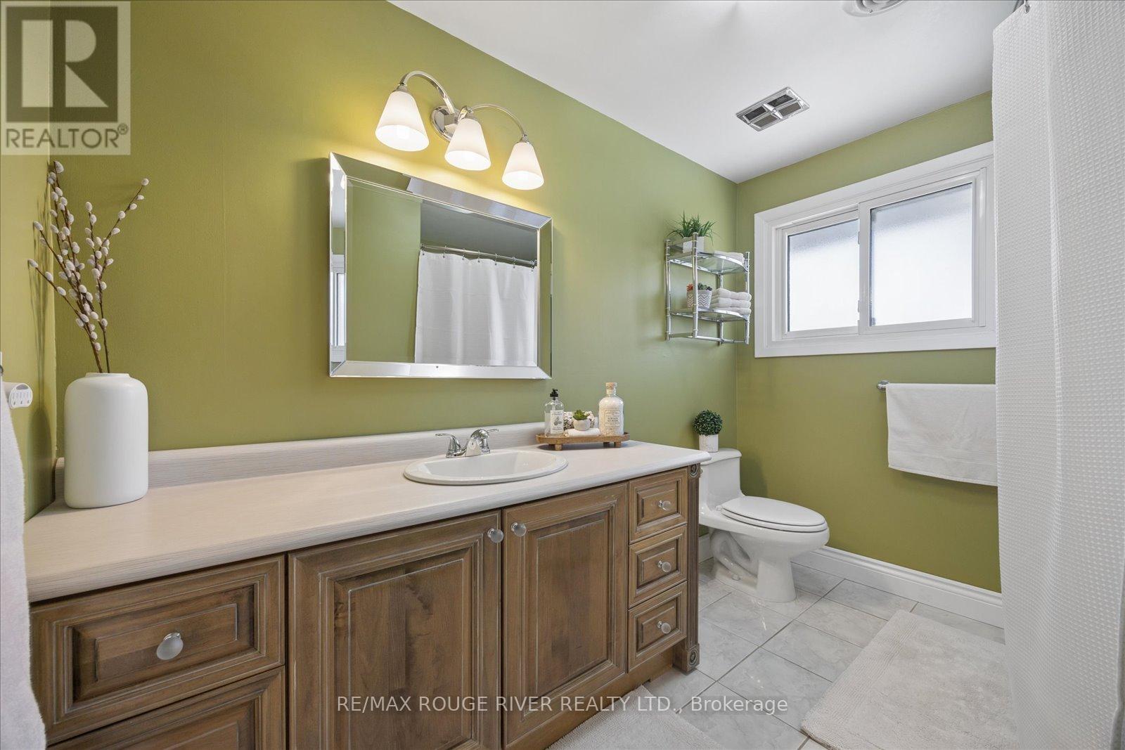 706 Fernhill Boulevard, Oshawa, Ontario  L1J 5K3 - Photo 24 - E12879300