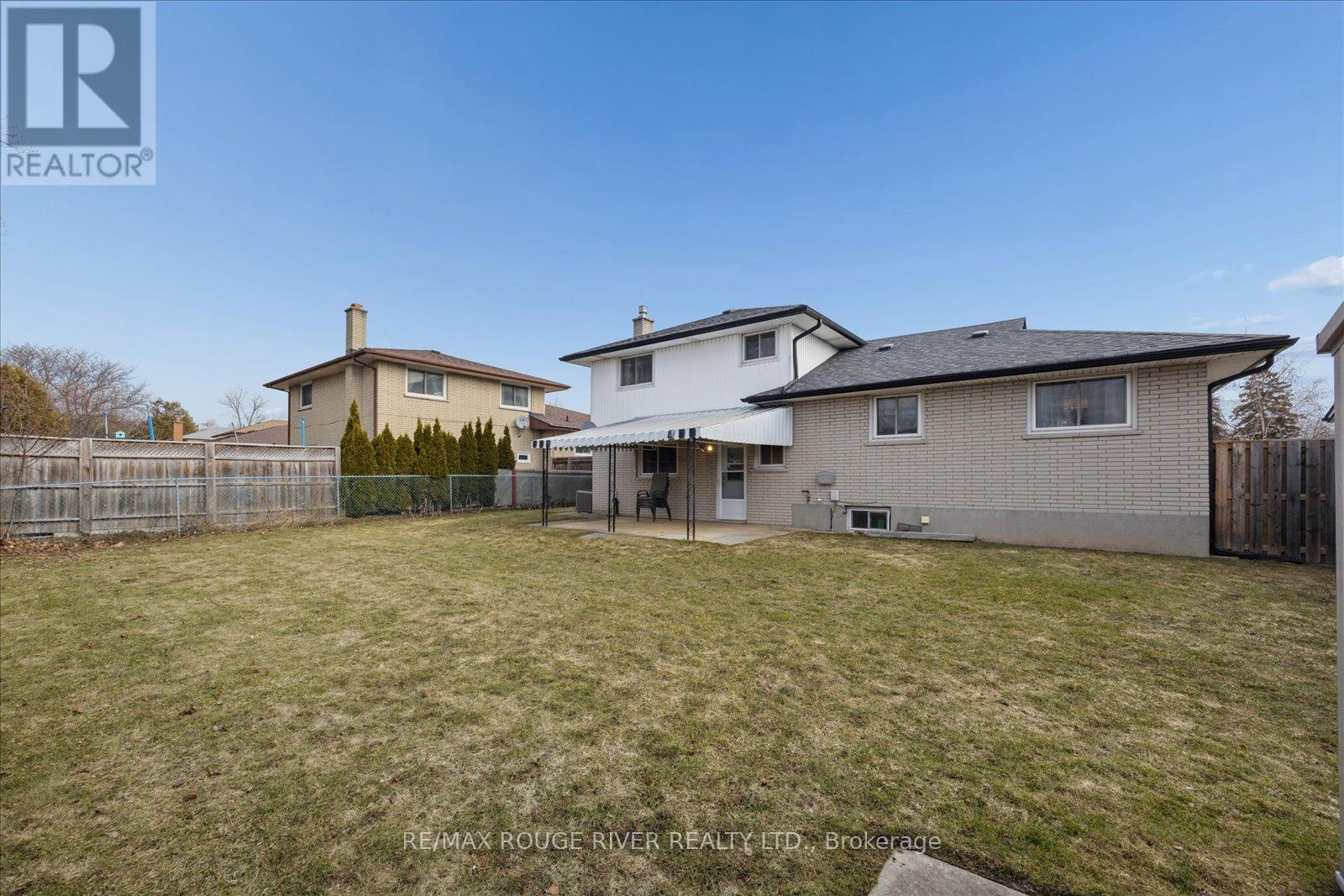 706 Fernhill Boulevard, Oshawa, Ontario  L1J 5K3 - Photo 33 - E12879300