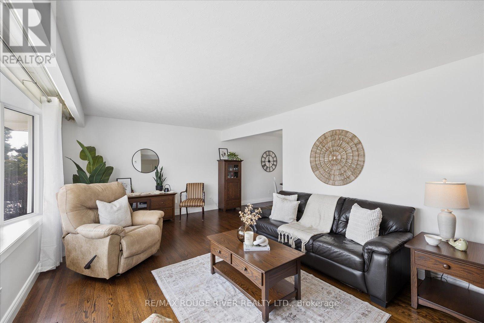 706 Fernhill Boulevard, Oshawa, Ontario  L1J 5K3 - Photo 6 - E12879300