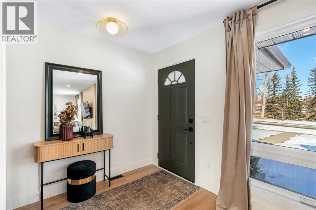 959 Parkwood Way Se, Calgary, Alberta T2J 3V4 - Photo 4 - A2292806