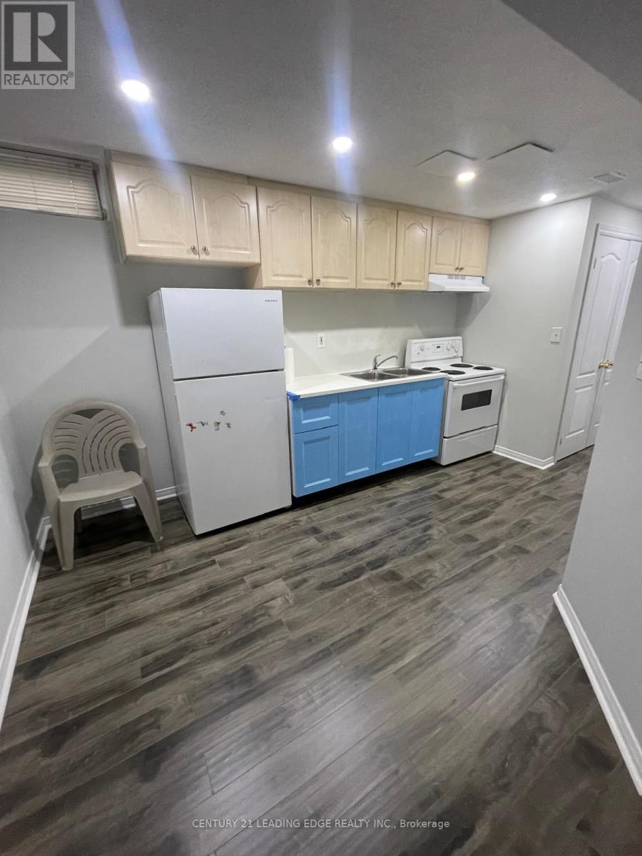 Bsmnt - 6 Honeybee Drive, Brampton, Ontario  L6R 3C6 - Photo 4 - W12833476