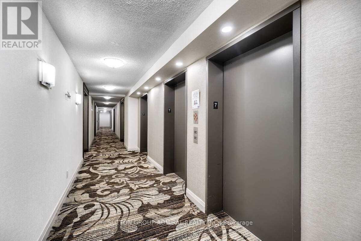 704 - 15 North Park Road, Vaughan, Ontario  L4J 0A1 - Photo 4 - N12879216