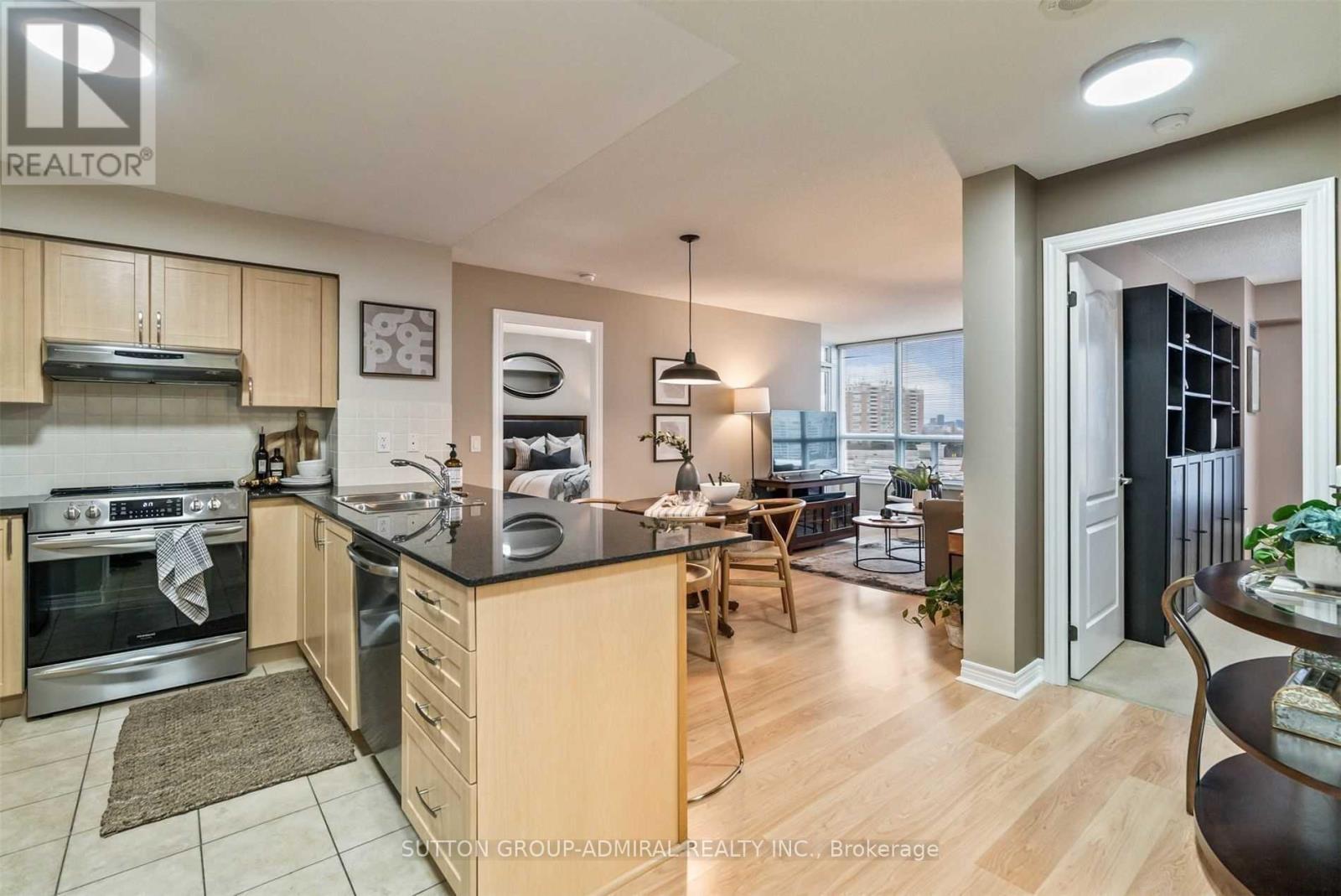 704 - 15 North Park Road, Vaughan, Ontario  L4J 0A1 - Photo 6 - N12879216