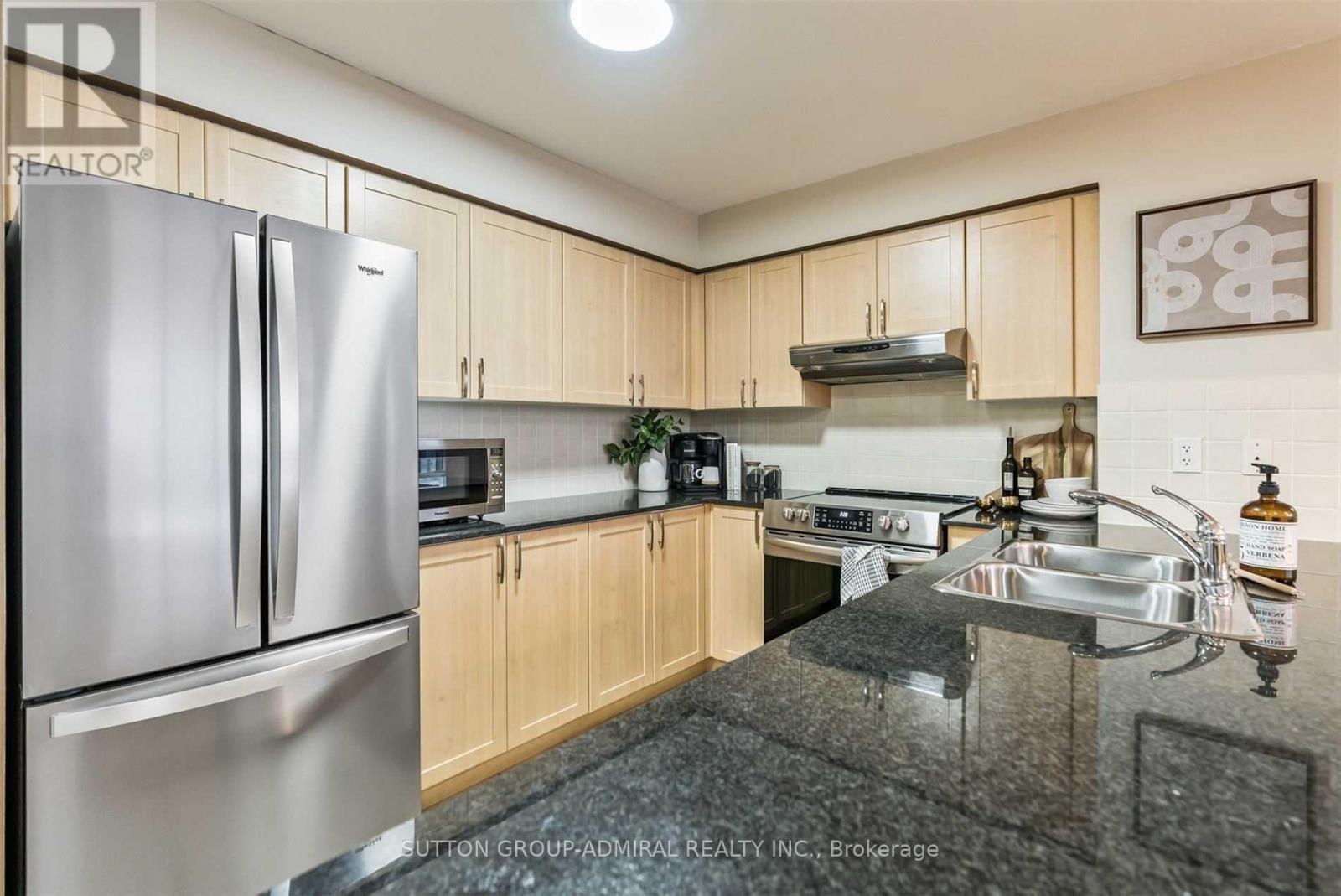 704 - 15 North Park Road, Vaughan, Ontario  L4J 0A1 - Photo 7 - N12879216