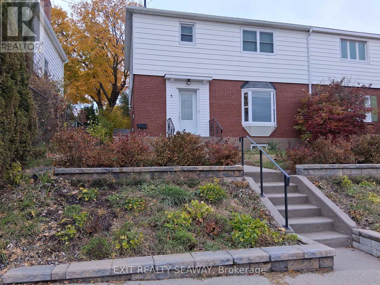 5 ADOLPHUS STREET, Cornwall, Ontario