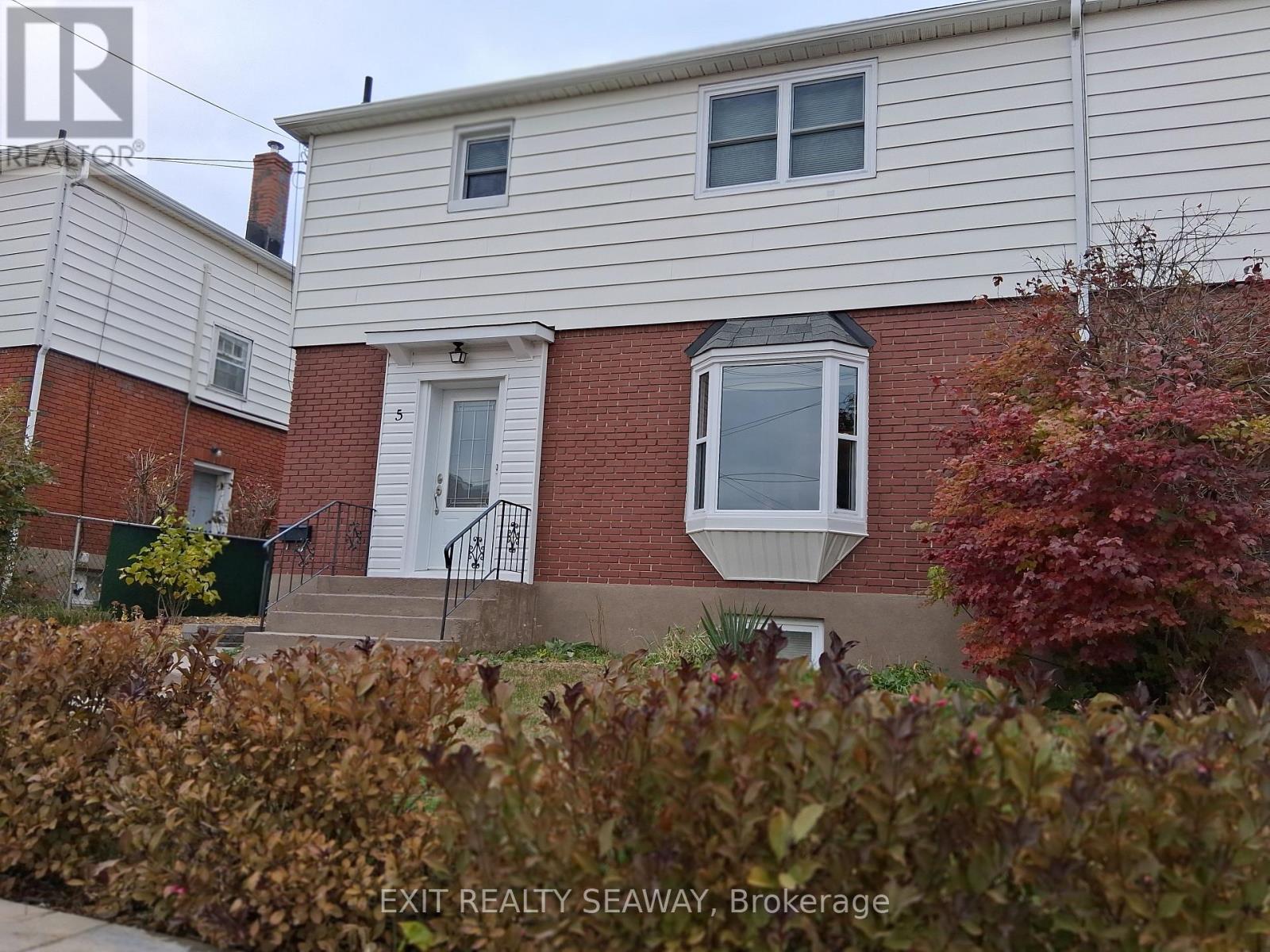 5 Adolphus Street, Cornwall, Ontario  K6H 3R9 - Photo 2 - X12879212