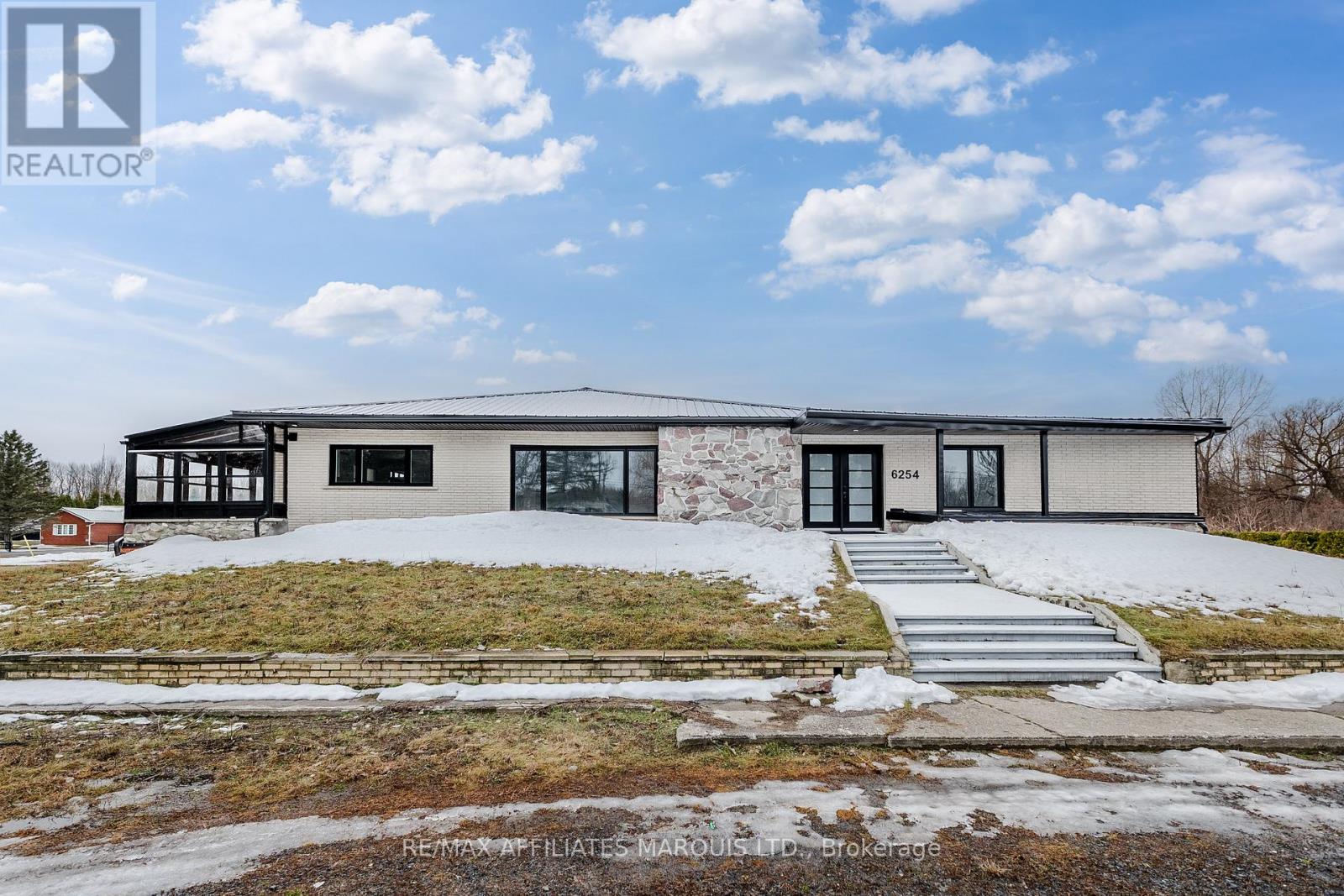 6254 POPLAR STREET, South Glengarry, Ontario