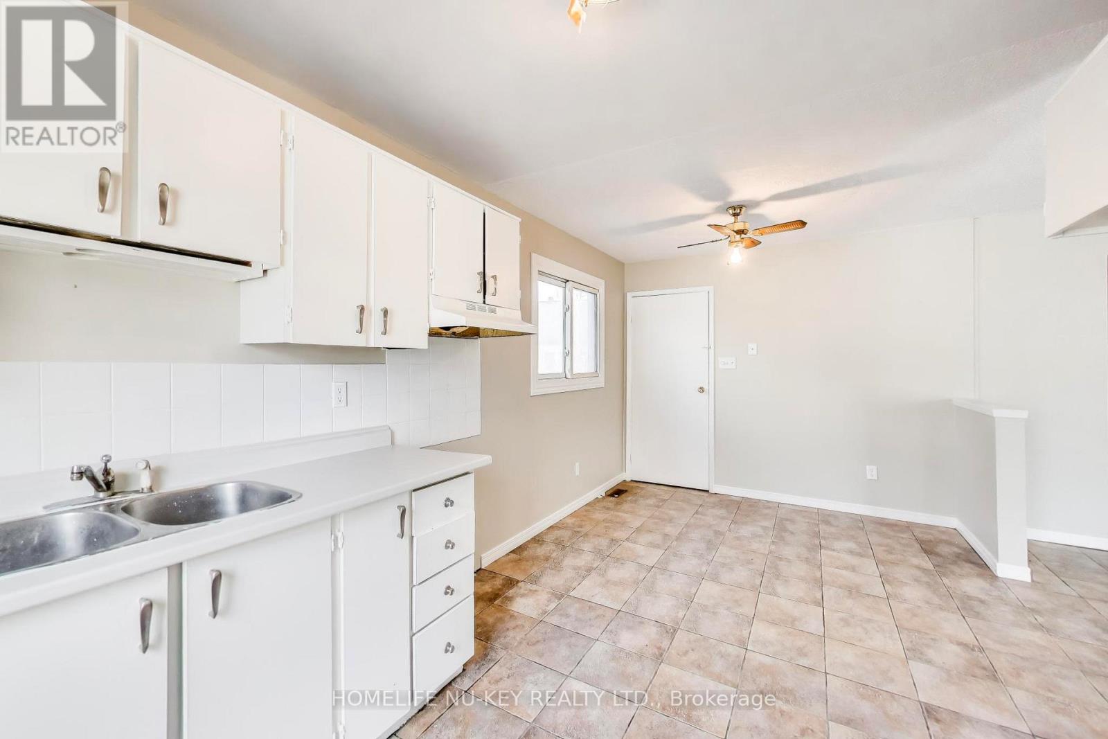 77 Frost Trail, Barrie, Ontario  L4N 4Z8 - Photo 12 - S12879246