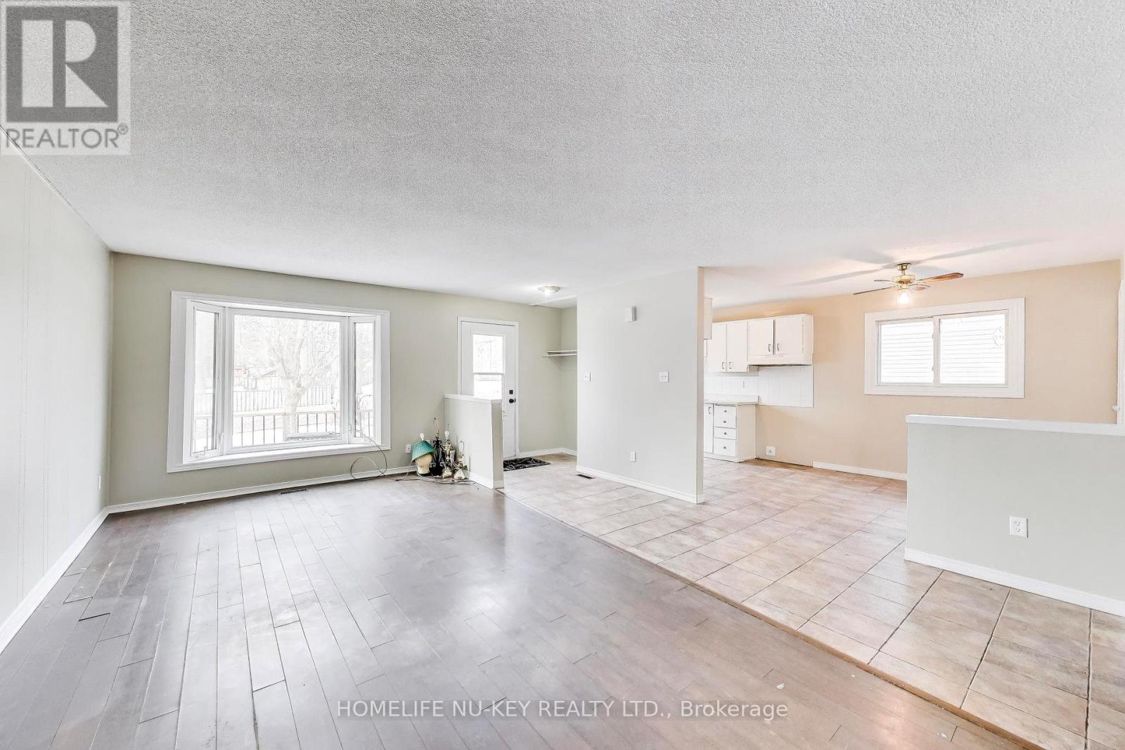 77 Frost Trail, Barrie, Ontario  L4N 4Z8 - Photo 5 - S12879246