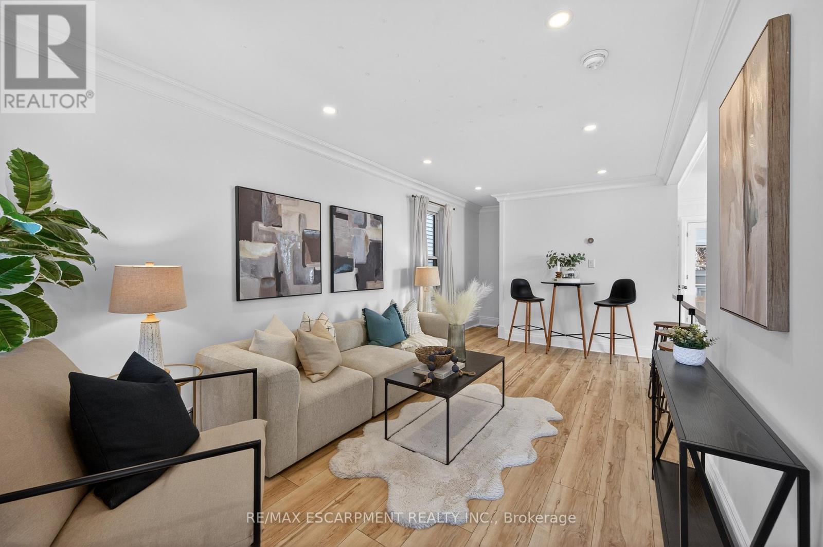 8 EAST 23RD STREET, Hamilton, Ontario