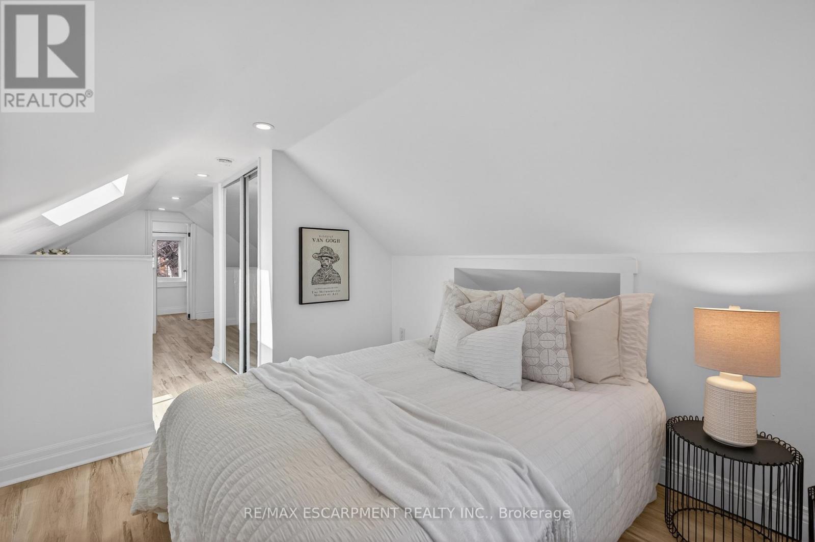 8 East 23rd Street, Hamilton, Ontario  L8V 2W6 - Photo 27 - X12879232