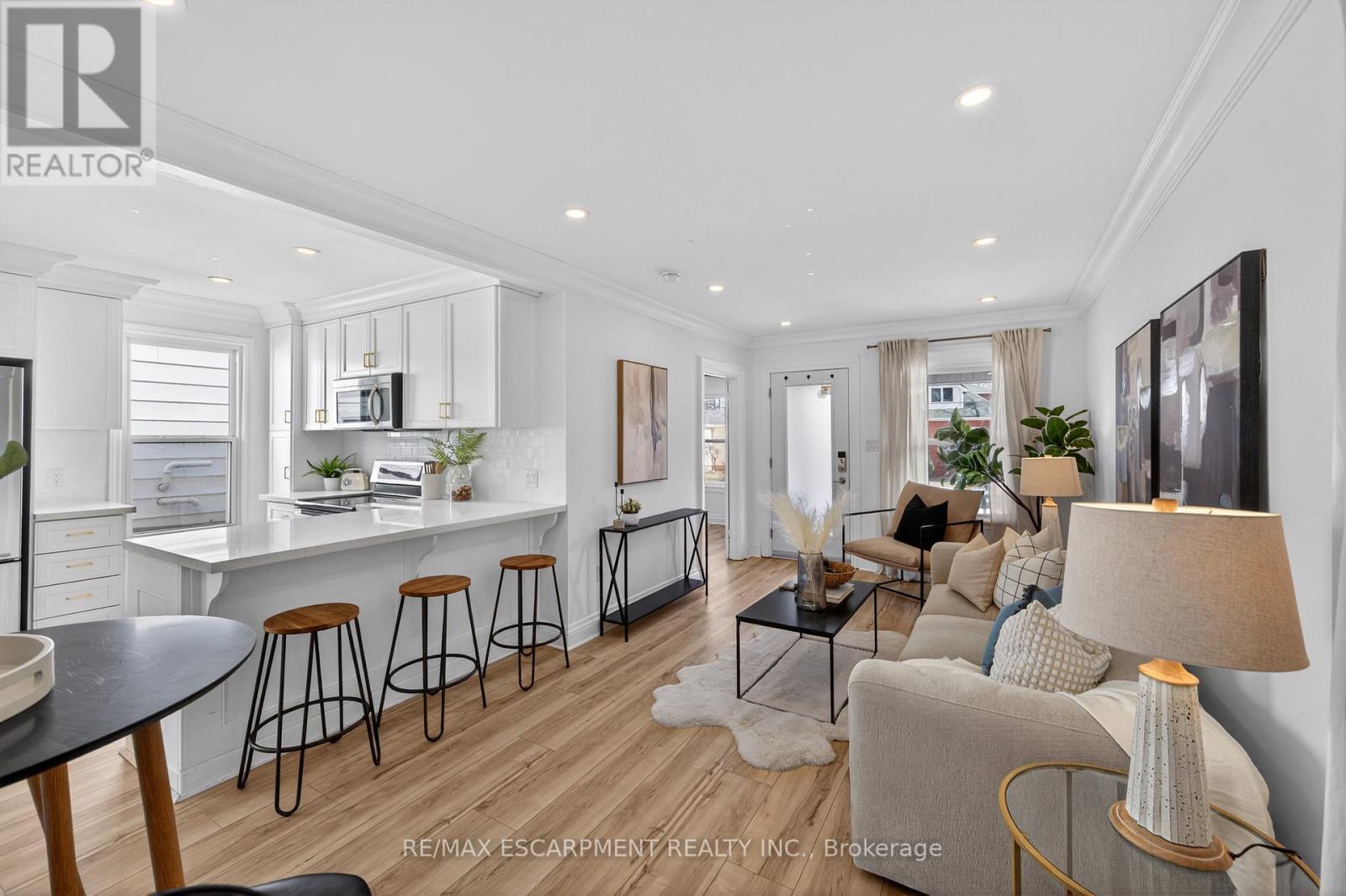 8 East 23rd Street, Hamilton, Ontario  L8V 2W6 - Photo 6 - X12879232