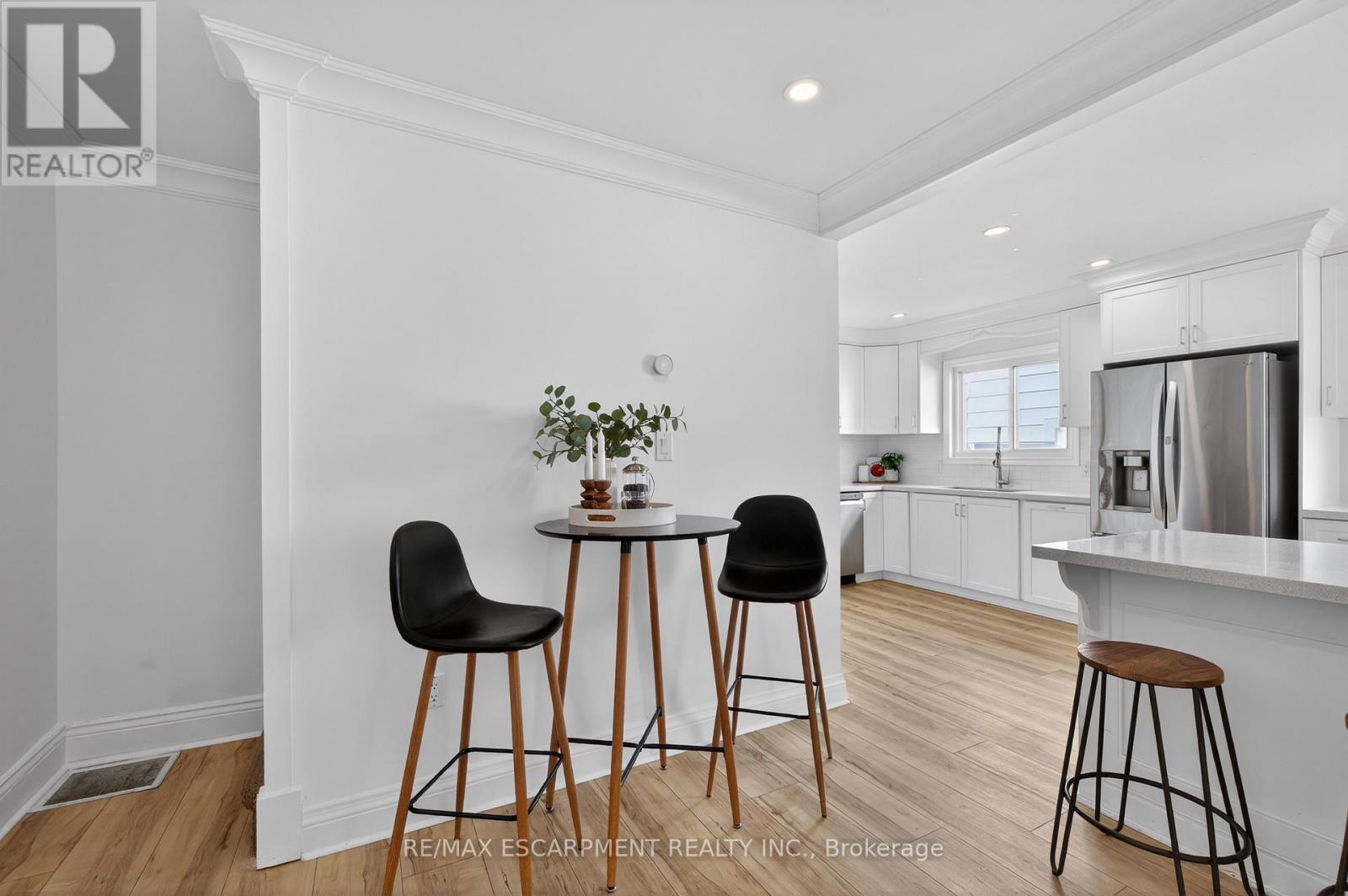 8 East 23rd Street, Hamilton, Ontario  L8V 2W6 - Photo 7 - X12879232