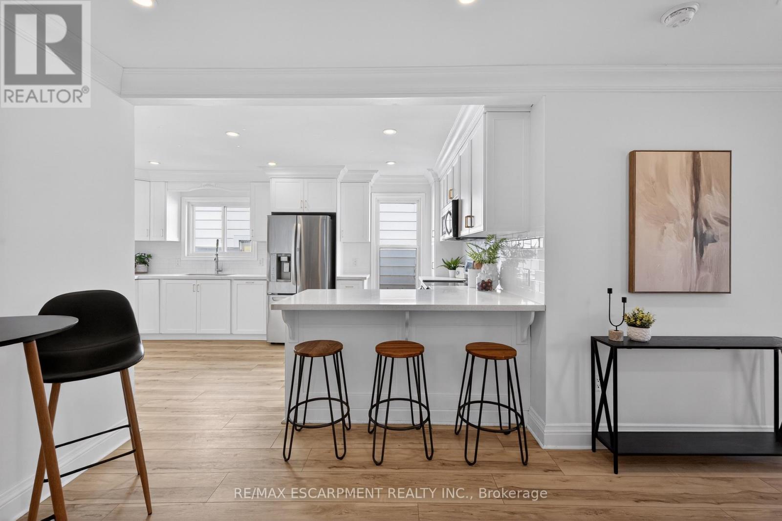 8 East 23rd Street, Hamilton, Ontario  L8V 2W6 - Photo 8 - X12879232