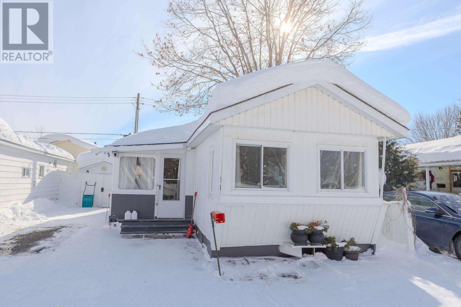 100 Old Highway 17 N # 26, Sault Ste. Marie, Ontario  P6A 5K7 - Photo 2 - SM260335