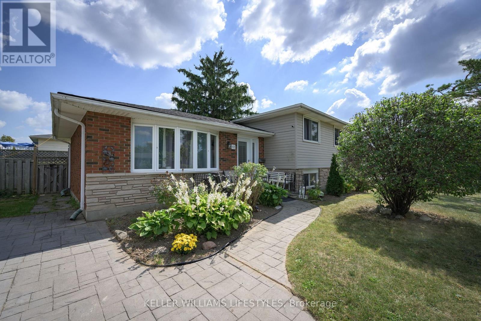 Photo 2 of 28 for 12 Stirling Crescent