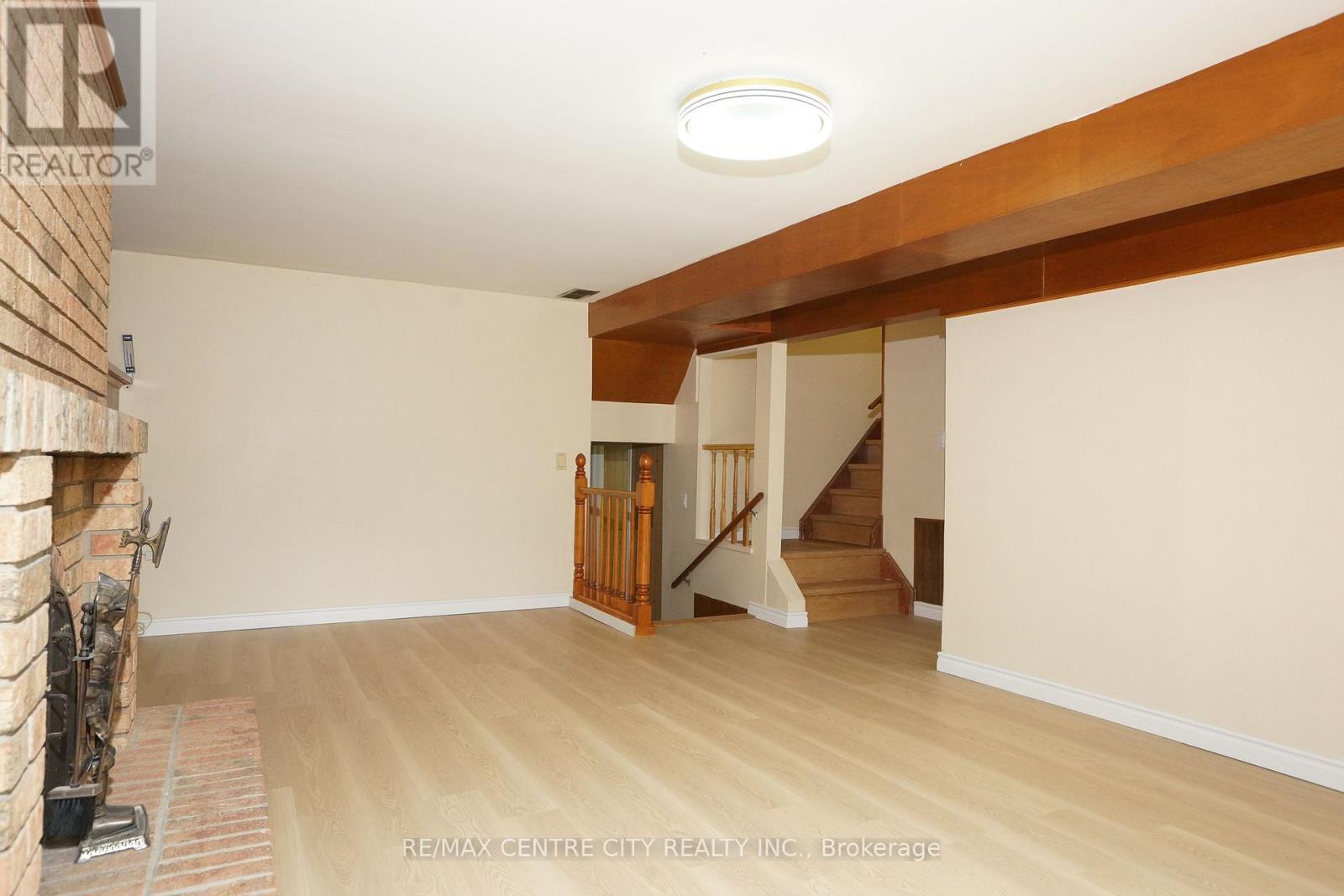 Photo 21 of 31 for 136 Concord Crescent